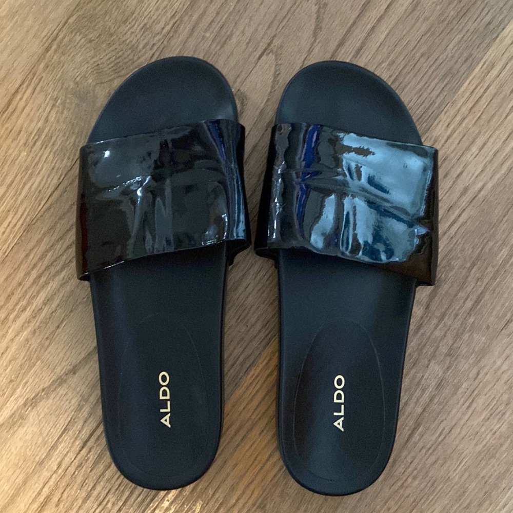 Aldo slides size 9